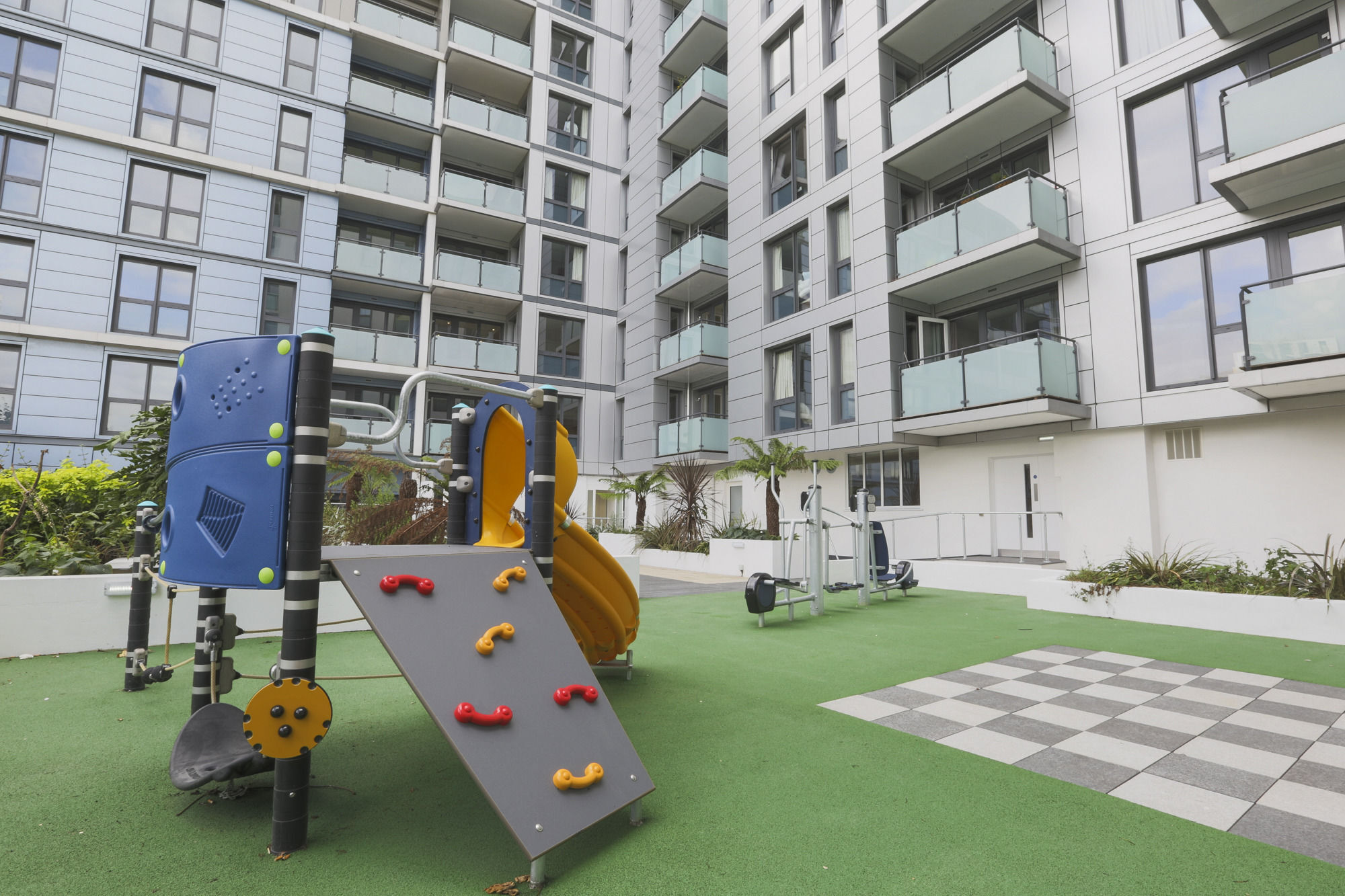 Belvedere Olympic One Eighty Apartment London Exterior photo